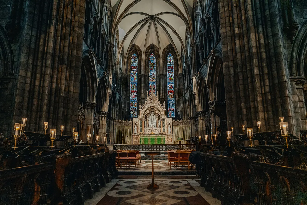 澳门新葡京：云端的博彩圣殿